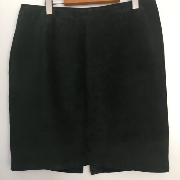 Danier  Pencil Skirt.  Size 16.  Color Green - Picture 1 of 4
